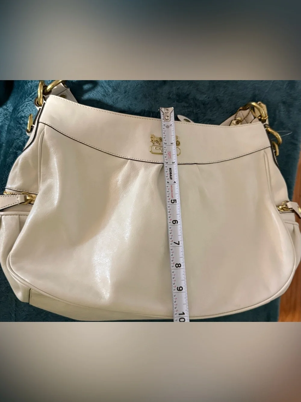 Vintage Coach Madison Cream Glazed Leather Shoulder Bag with Gold Hardware